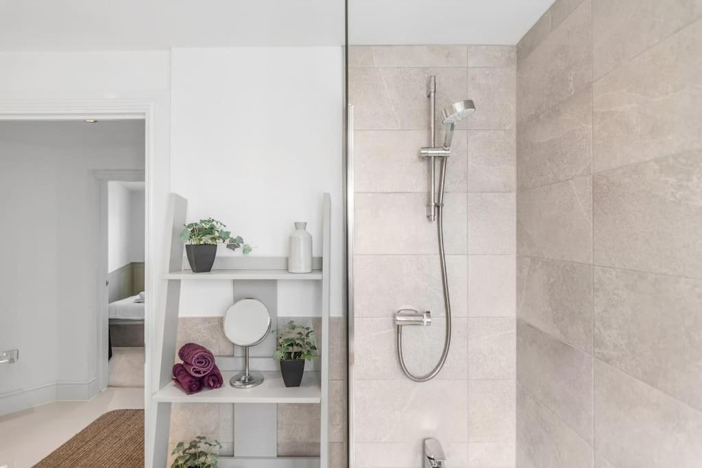 Modern In